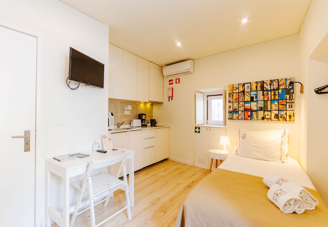 Studio in Lisbon - RENT4REST LISBON DOWNTOWN TINY STUDIO APARTMENT 1