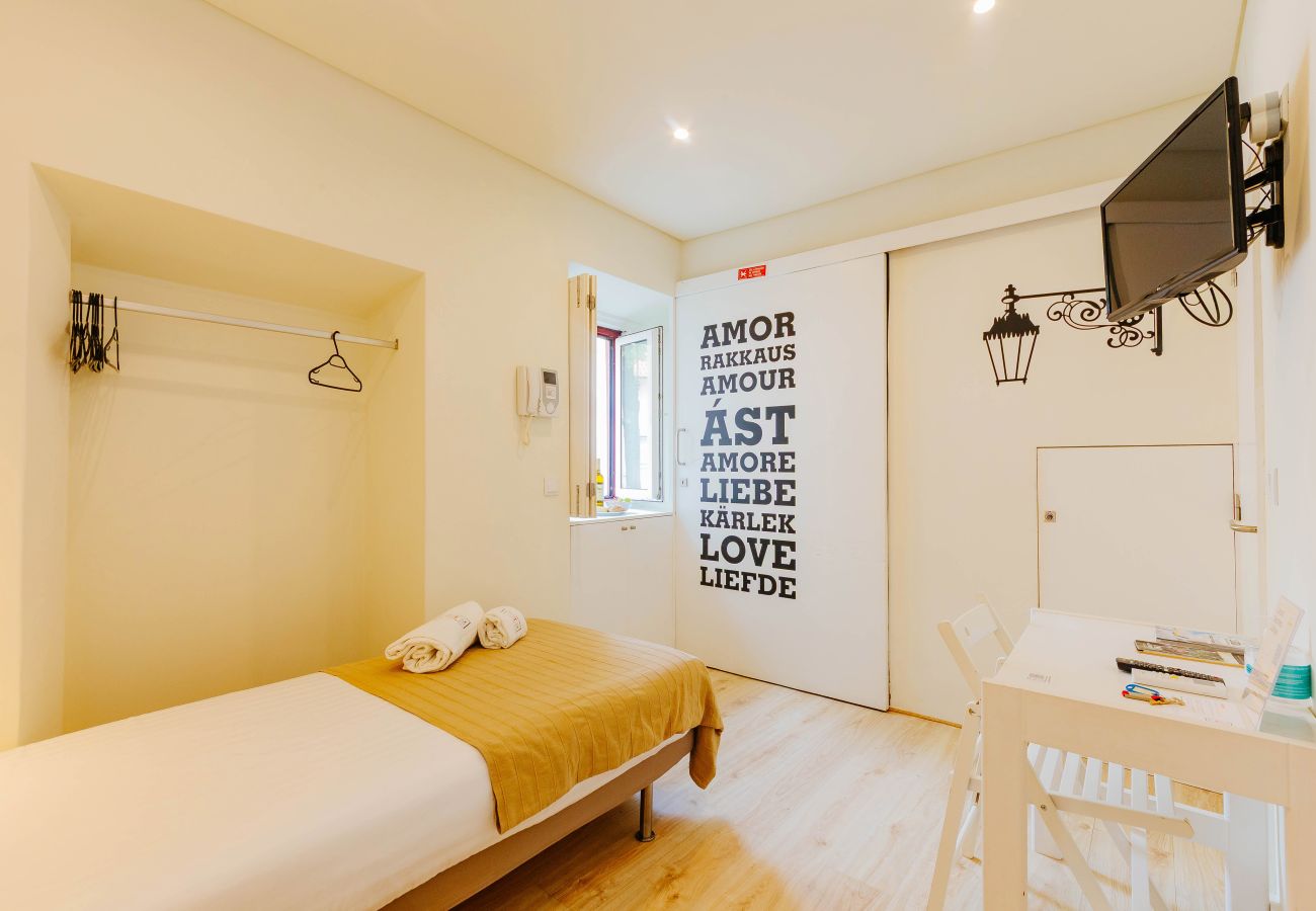 Studio in Lisbon - RENT4REST LISBON DOWNTOWN TINY STUDIO APARTMENT 1