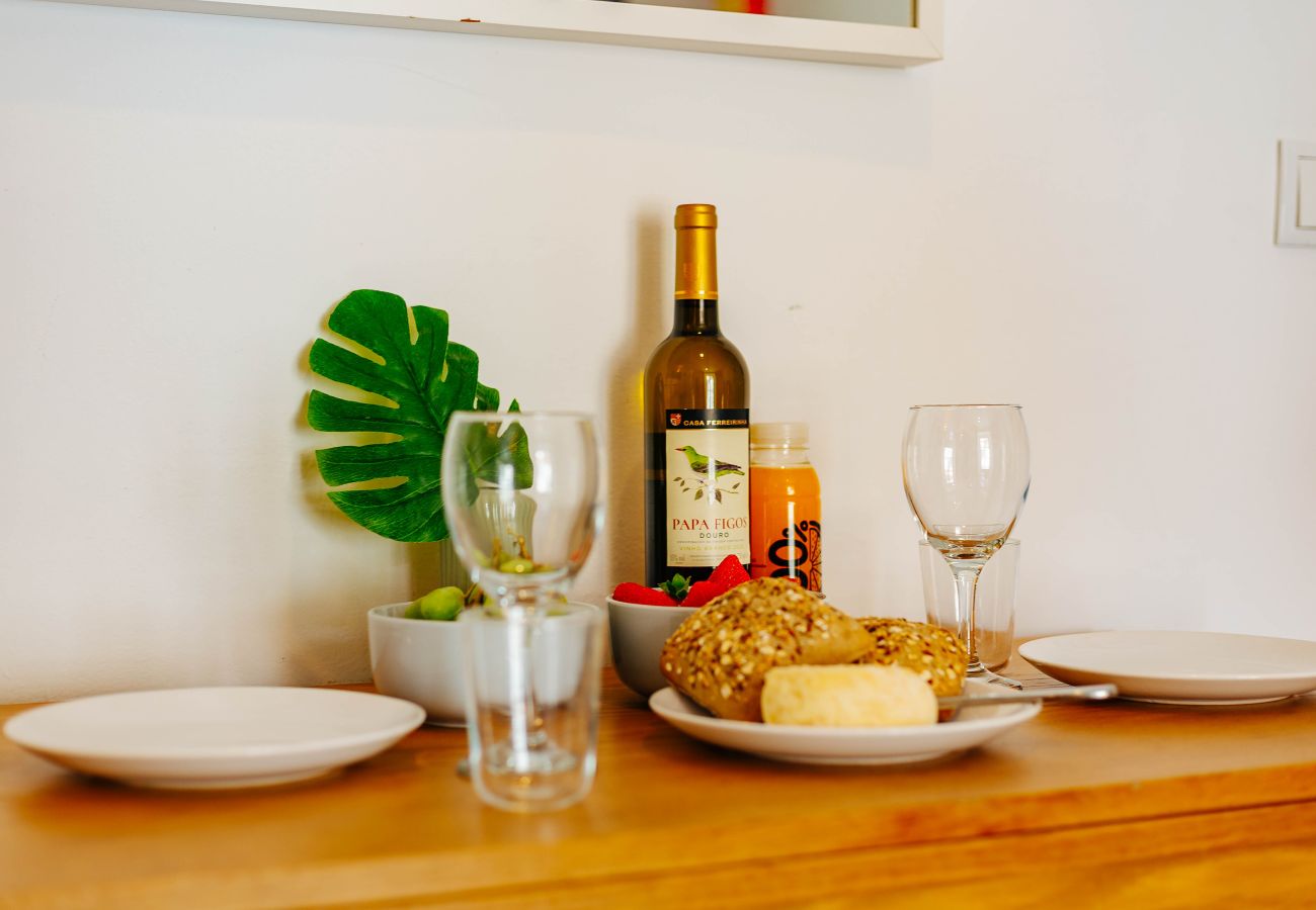 Apartment in Lisbon - RENT4REST BAIRRO ALTO CHARMING 1 BEDROOM APARTMENT