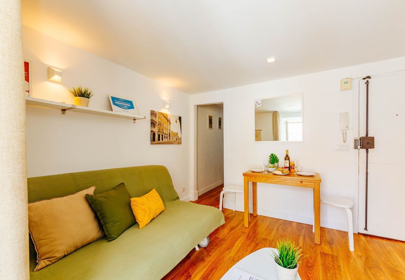 Apartment in Lisbon - RENT4REST BAIRRO ALTO CHARMING 1 BEDROOM APARTMENT