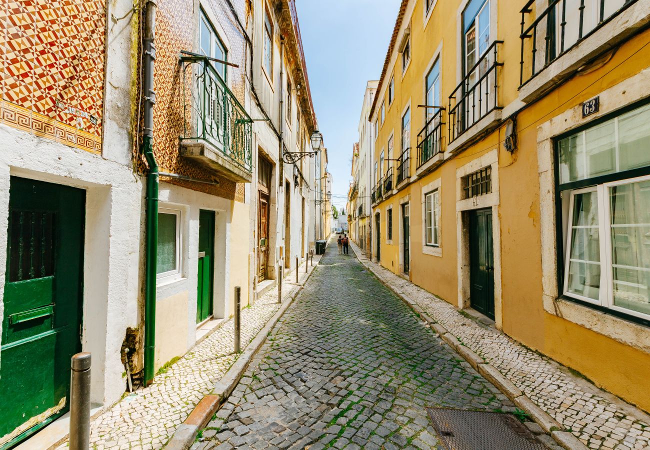 Apartment in Lisbon - RENT4REST BAIRRO ALTO CHARMING 1 BEDROOM APARTMENT