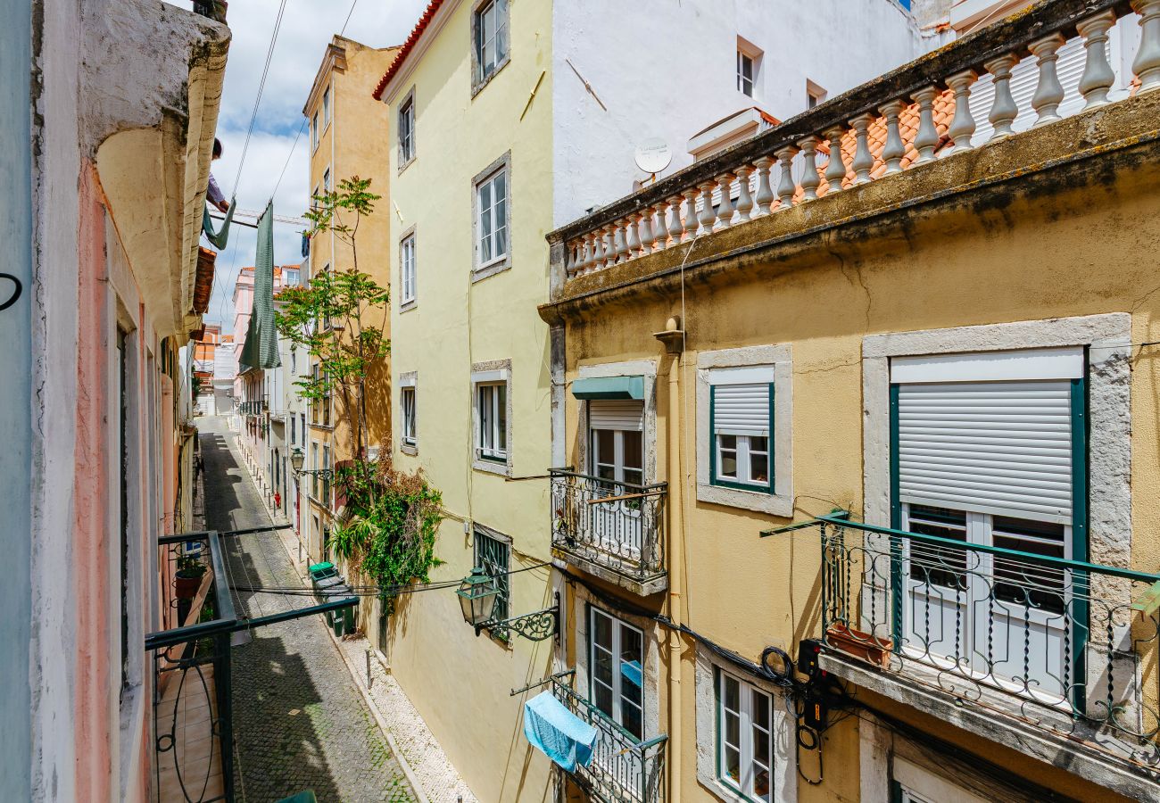 Apartment in Lisbon - RENT4REST BAIRRO ALTO CHARMING 1 BEDROOM APARTMENT