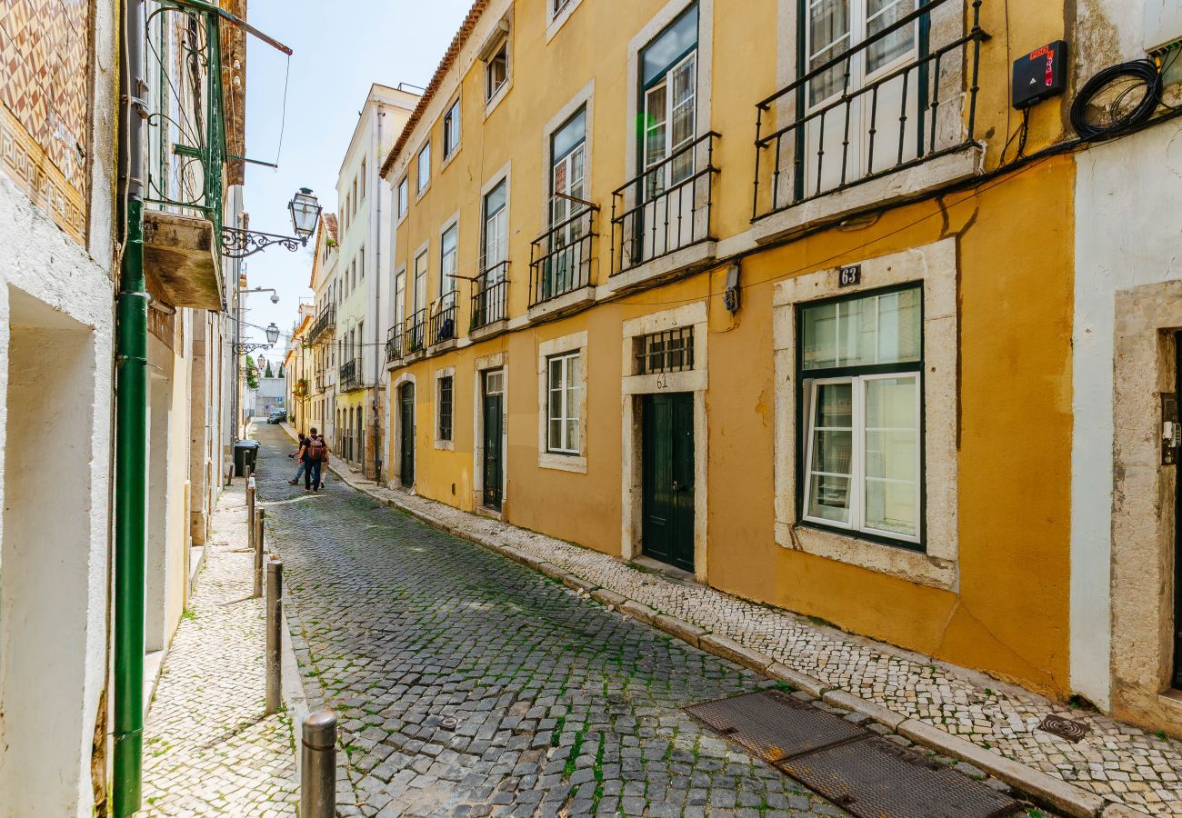 Apartment in Lisbon - RENT4REST BAIRRO ALTO CHARMING 1 BEDROOM APARTMENT