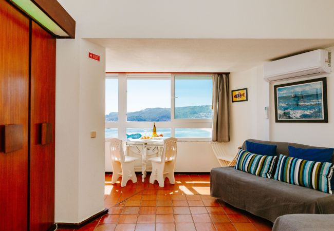 Studio in Sesimbra - RENT4REST SESIMBRA OCEAN VIEW STUDIO - DIRECT BEACH ACCESS