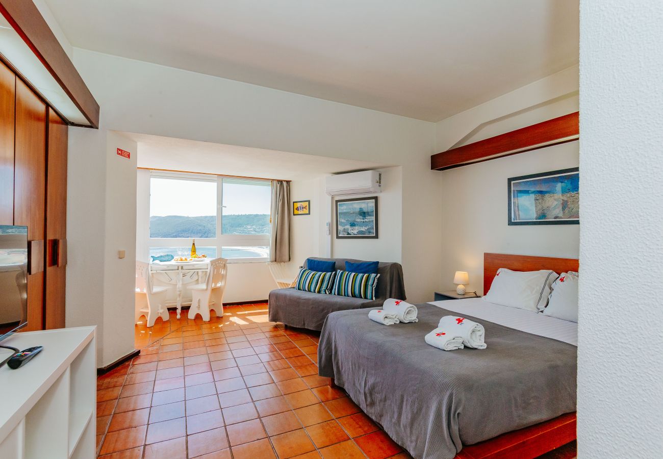 Studio in Sesimbra - RENT4REST SESIMBRA OCEAN VIEW STUDIO - DIRECT BEACH ACCESS