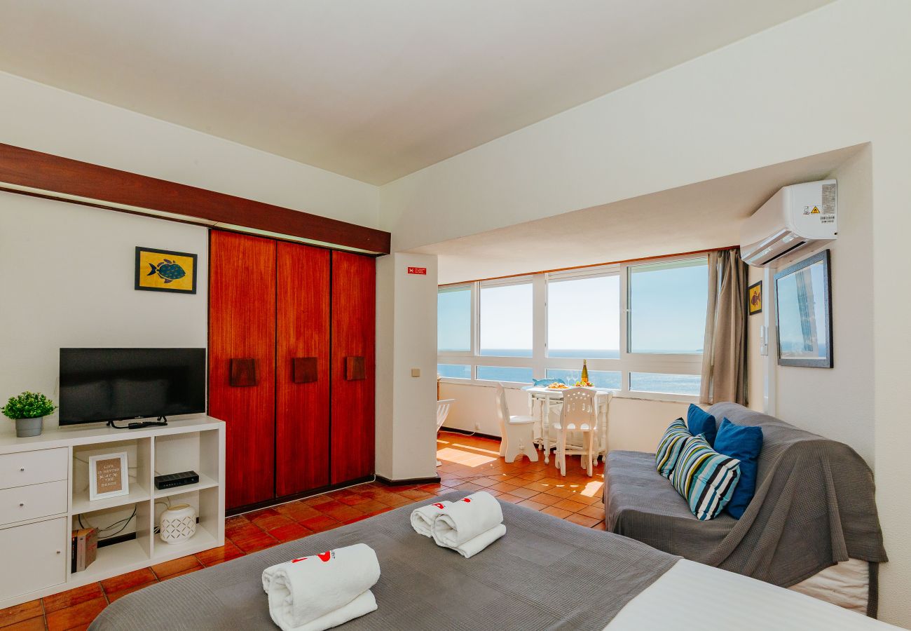 Studio in Sesimbra - RENT4REST SESIMBRA OCEAN VIEW STUDIO - DIRECT BEACH ACCESS