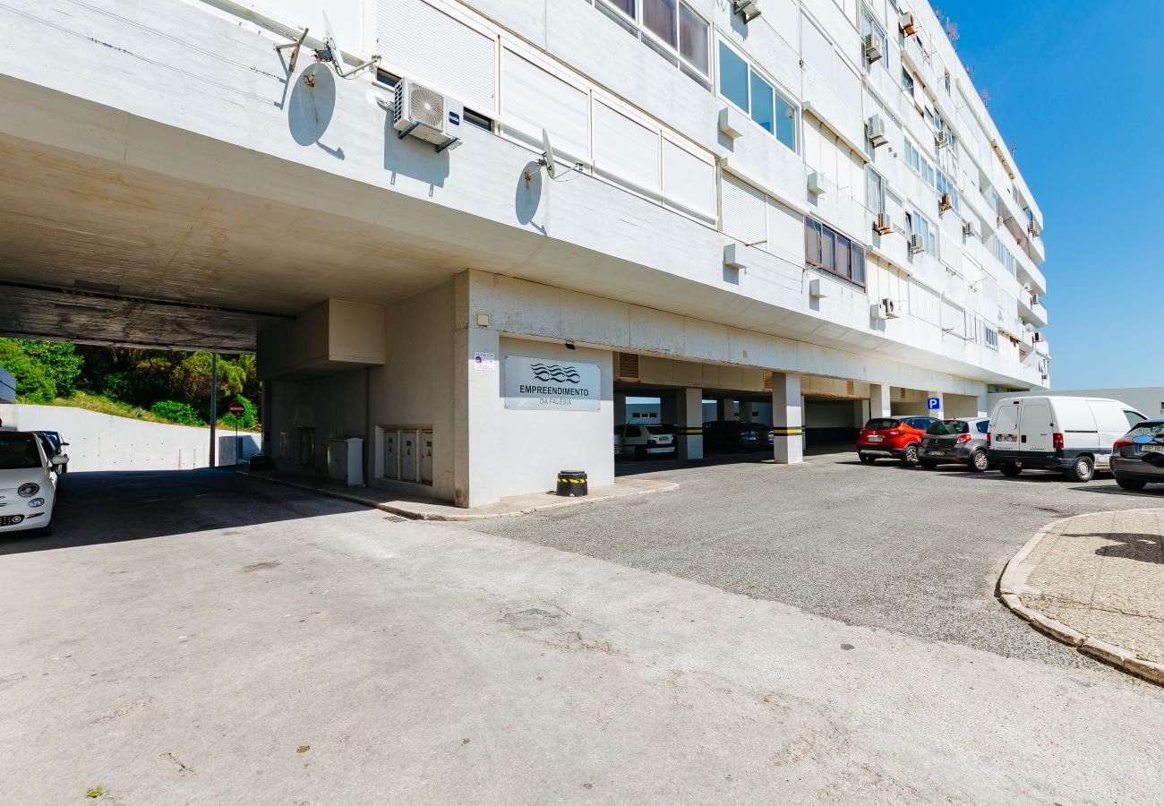 Studio in Sesimbra - RENT4REST SESIMBRA OCEAN VIEW STUDIO - DIRECT BEACH ACCESS
