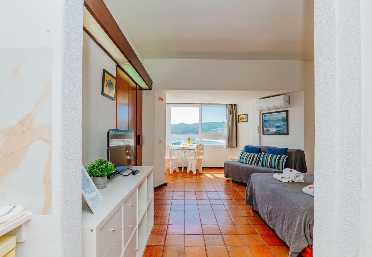 Studio in Sesimbra - RENT4REST SESIMBRA OCEAN VIEW STUDIO - DIRECT BEACH ACCESS