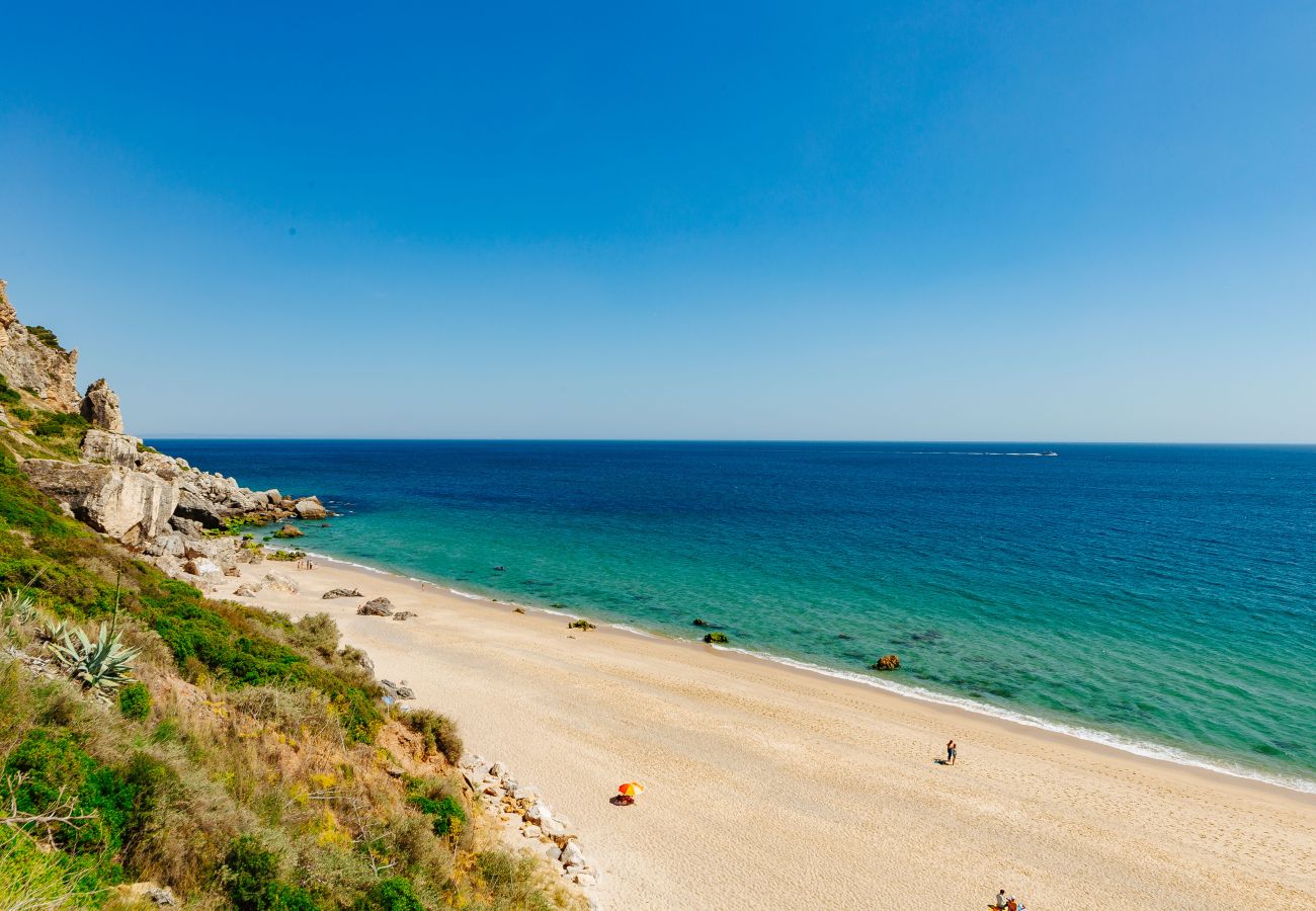 Studio in Sesimbra - RENT4REST SESIMBRA OCEAN VIEW STUDIO - DIRECT BEACH ACCESS