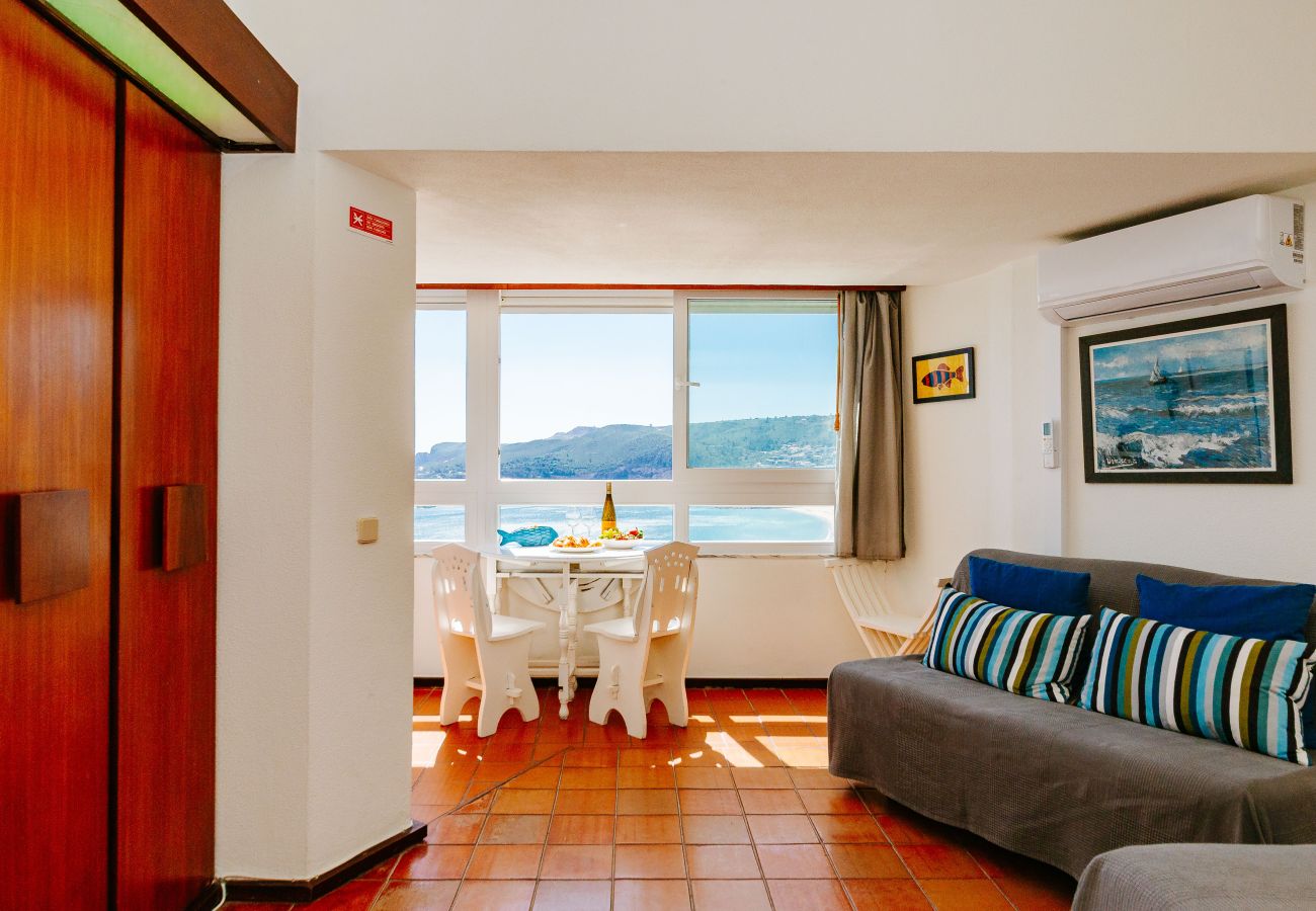 Studio in Sesimbra - RENT4REST SESIMBRA OCEAN VIEW STUDIO - DIRECT BEACH ACCESS