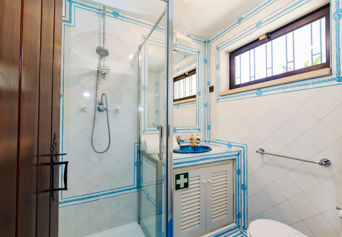 House in Sesimbra - Panoramic Ocean View Villa & Pool in Sesimbra by Rent4Rest