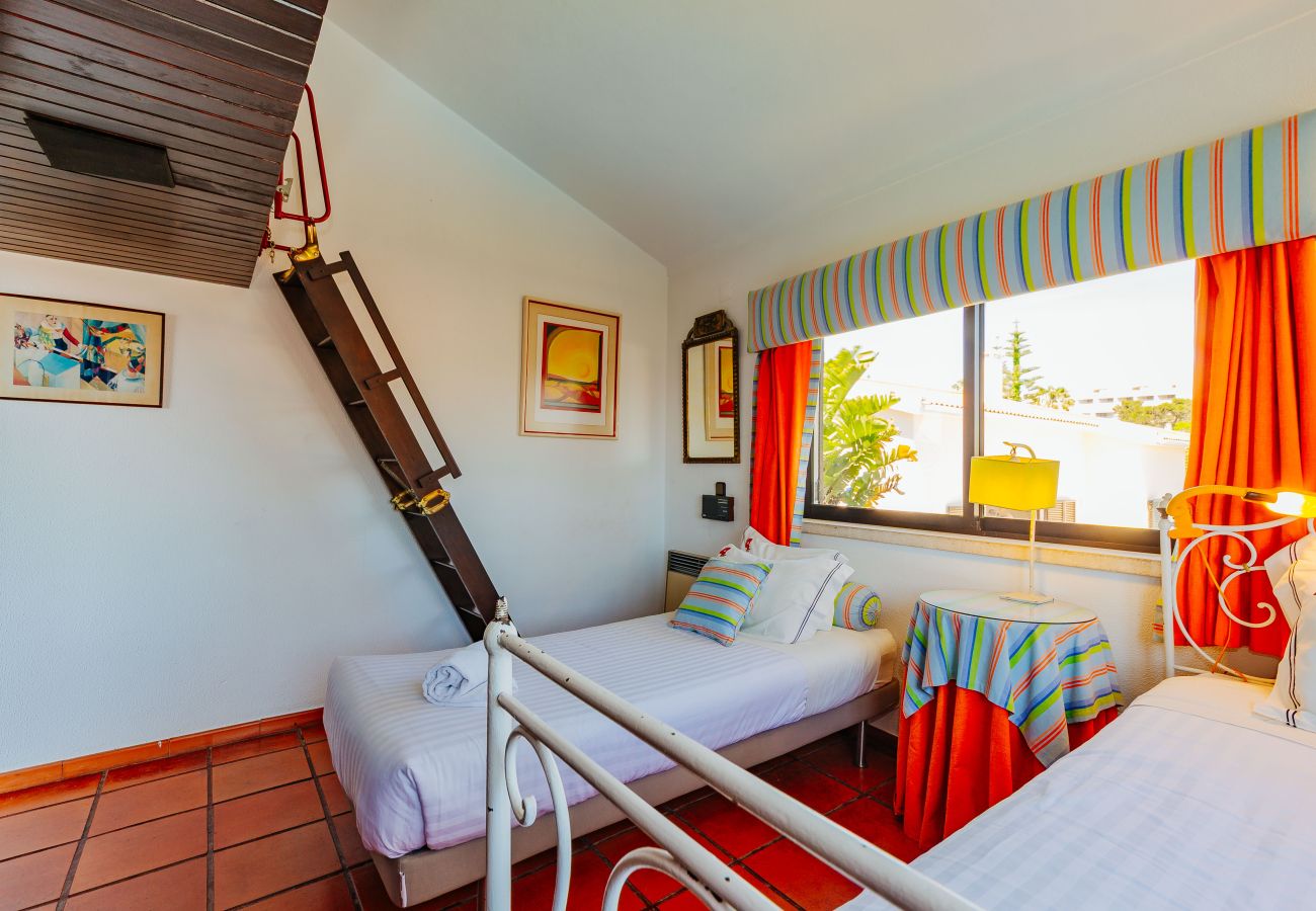 House in Sesimbra - Panoramic Ocean View Villa & Pool in Sesimbra by Rent4Rest