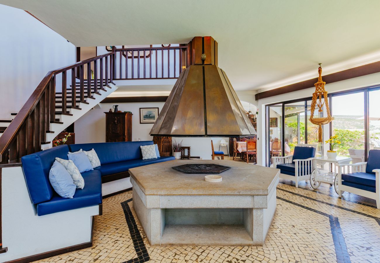 House in Sesimbra - Panoramic Ocean View Villa & Pool in Sesimbra by Rent4Rest