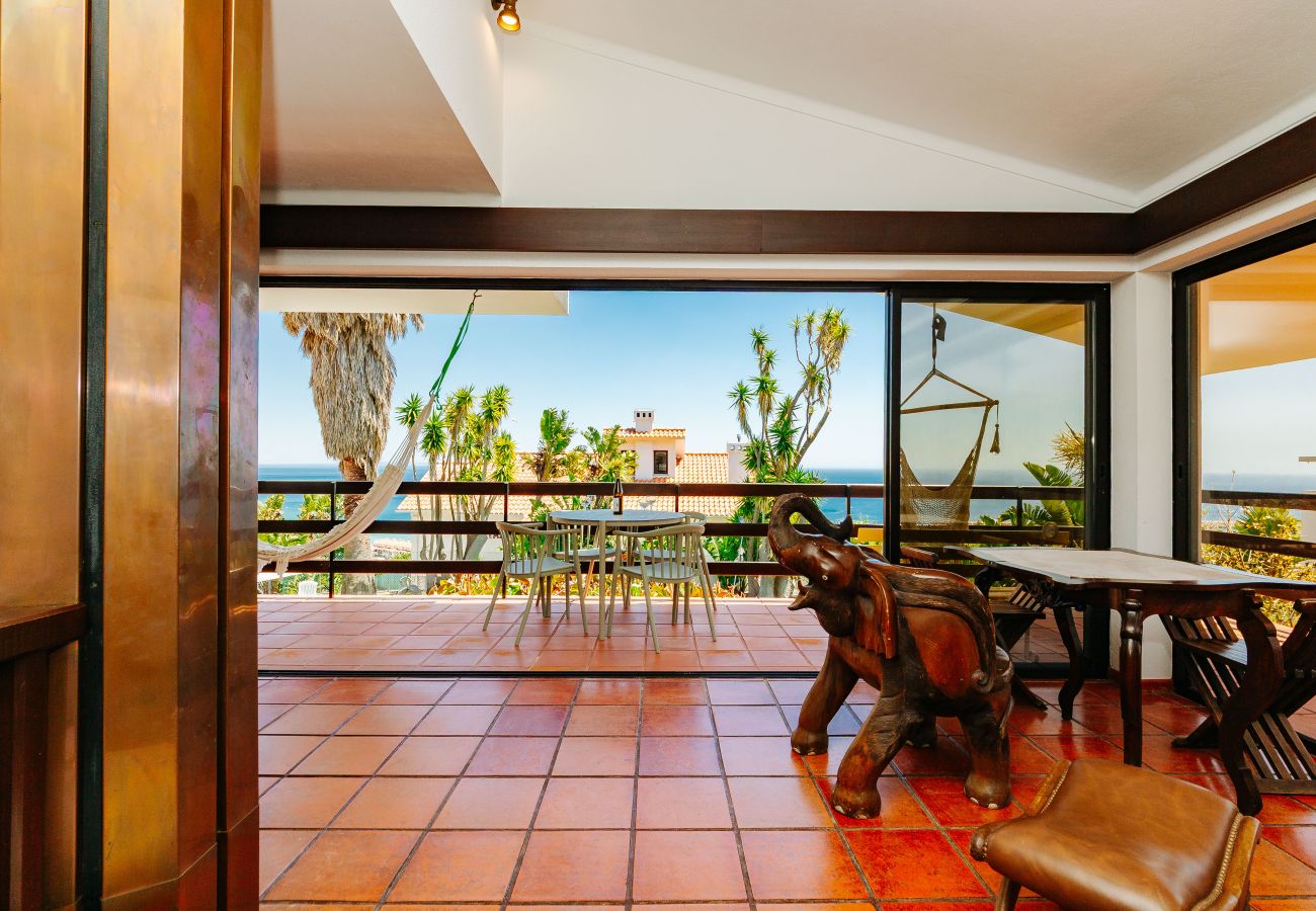 House in Sesimbra - Panoramic Ocean View Villa & Pool in Sesimbra by Rent4Rest