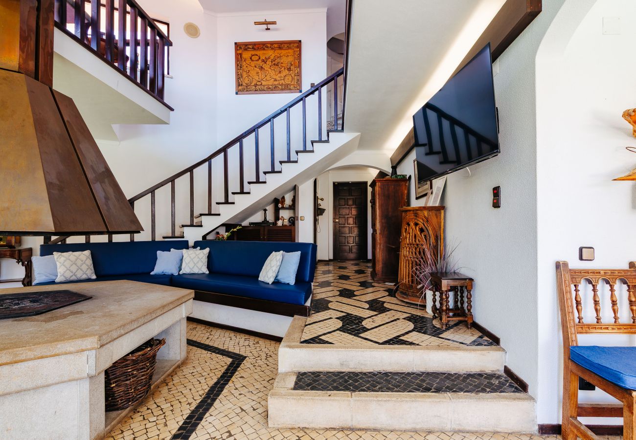 House in Sesimbra - Panoramic Ocean View Villa & Pool in Sesimbra by Rent4Rest