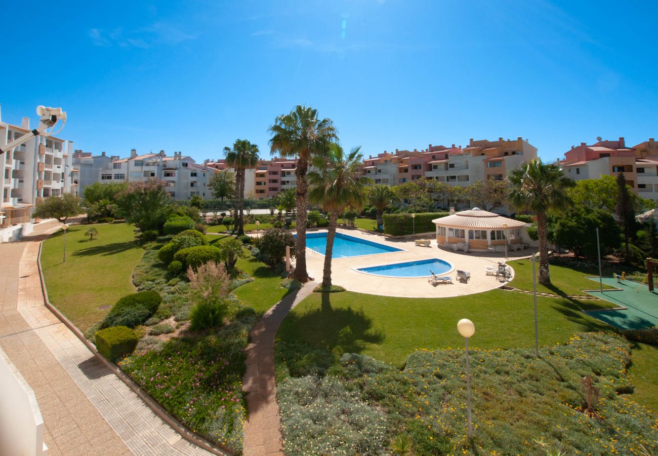 Studio in Albufeira - Ondas Verdes - Central, Pool & Tenis Court