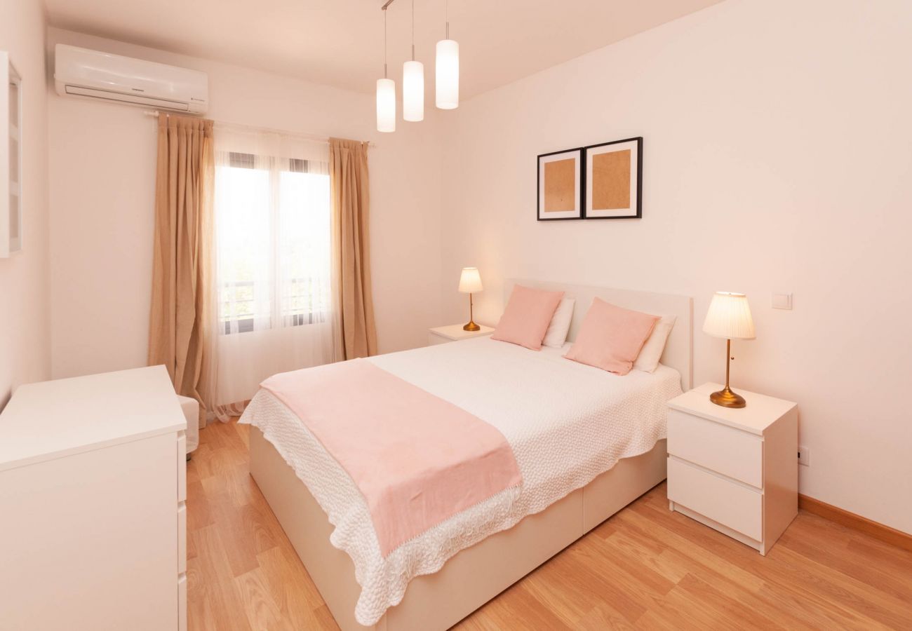 Apartment in Albufeira - Almond Apartment Ocv - Pool & Garage