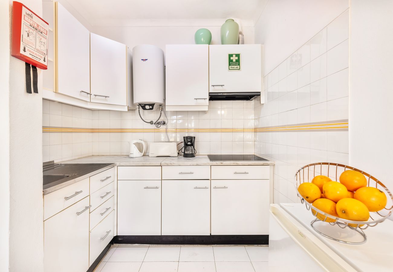 Apartment in Albufeira - Flat Acacia OCV - Pool & Private Parking