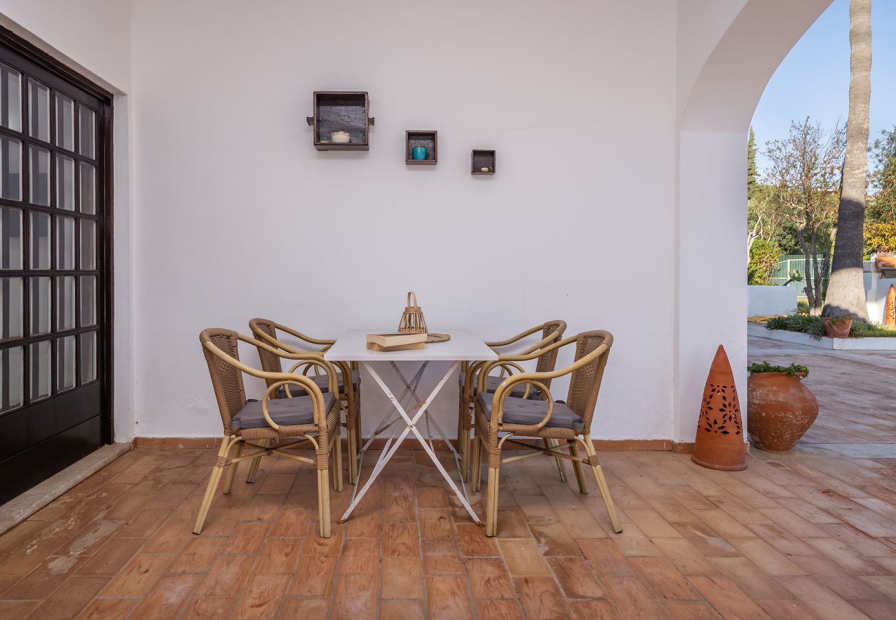 Apartment in Albufeira - Flat Buganvilia OCV - Pool & Private Parking
