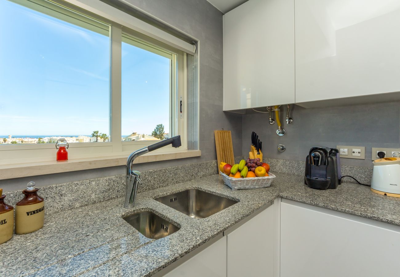 Apartment in Albufeira - Apt. Deluxe OCV - Pool & Albufeira View