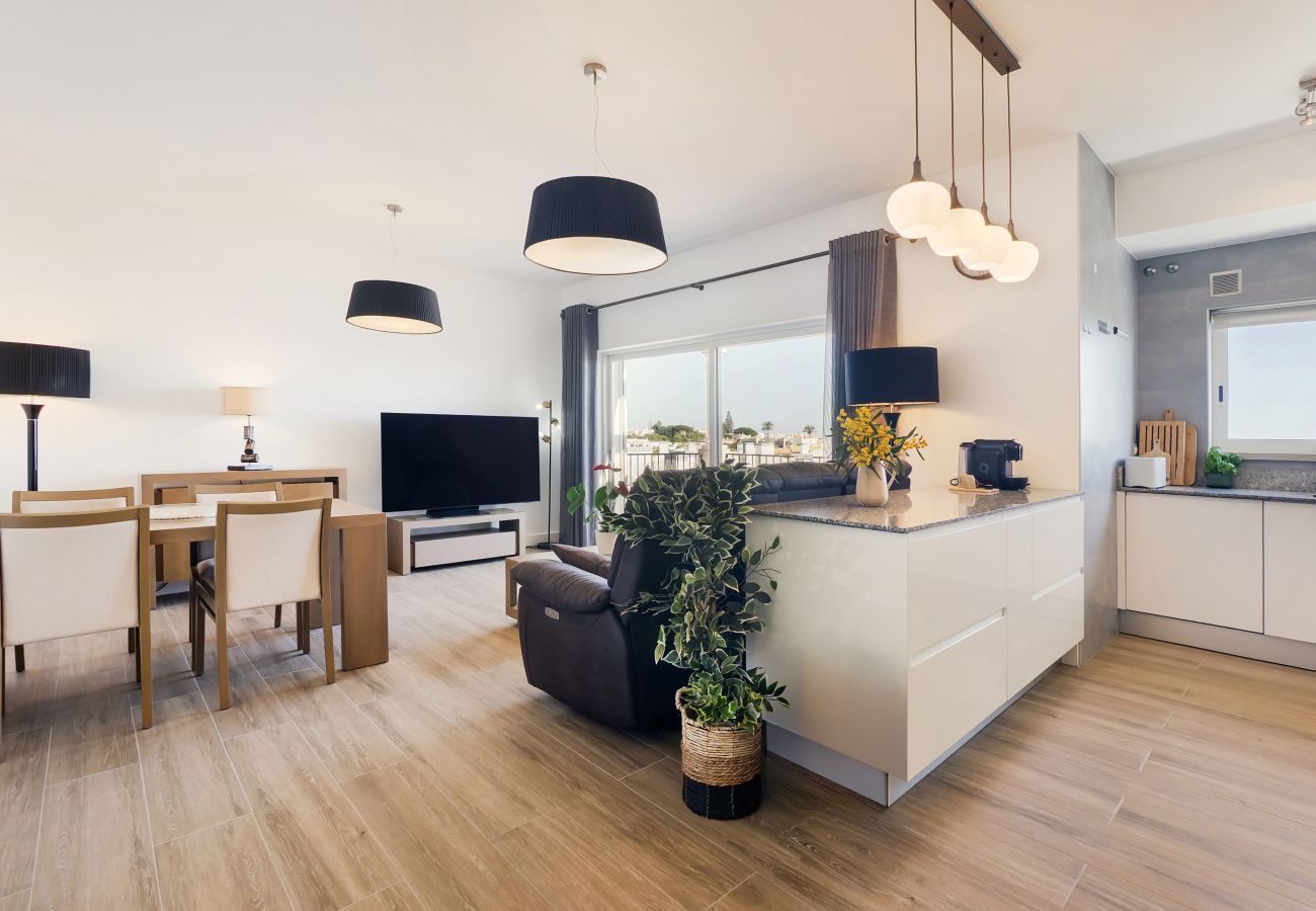 Apartment in Albufeira - Apt. Deluxe OCV - Pool & Albufeira View