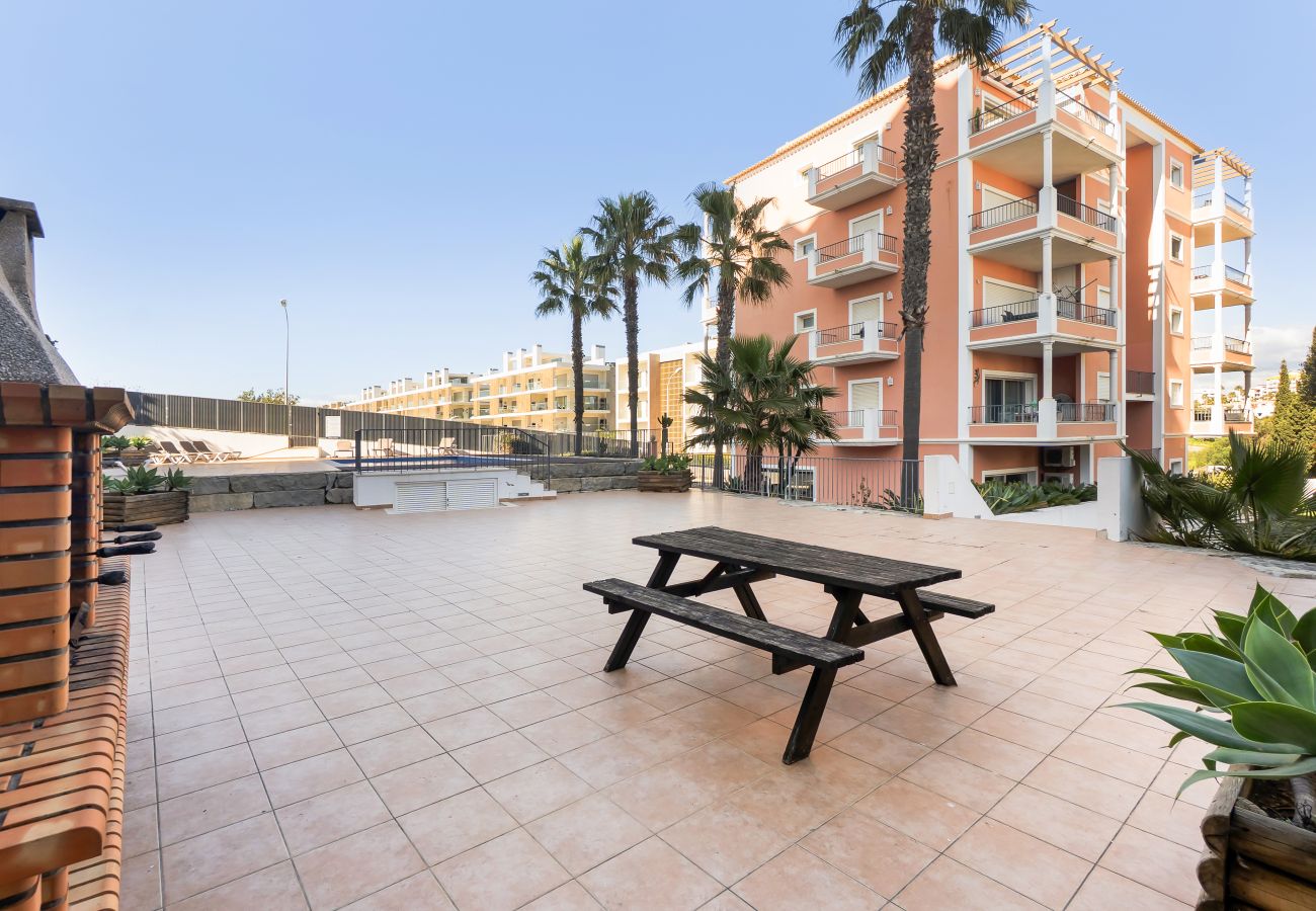 Apartment in Albufeira - Apt. Deluxe OCV - Pool & Albufeira View