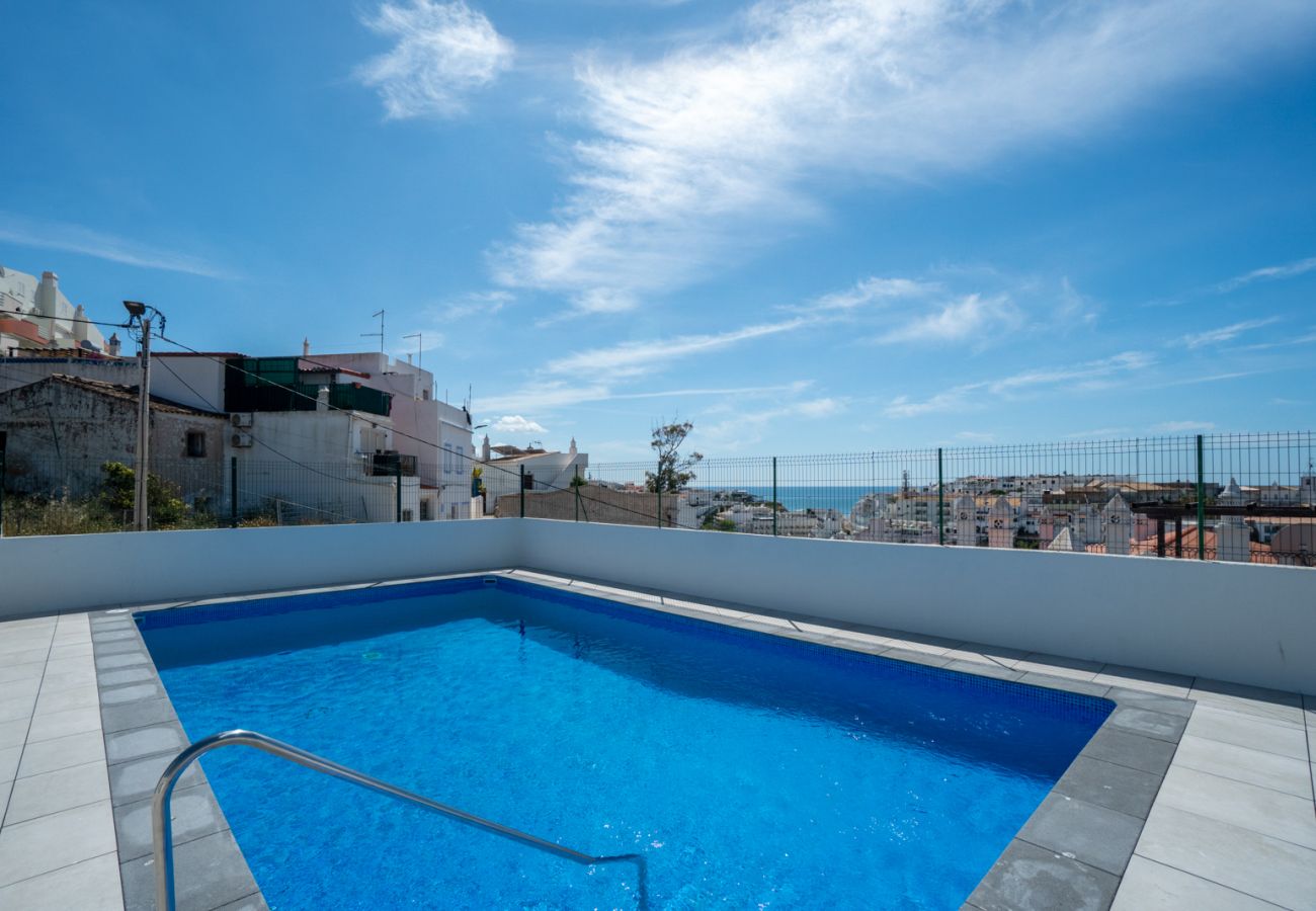 Apartment in Albufeira - Central Apartment - Rooftop pool