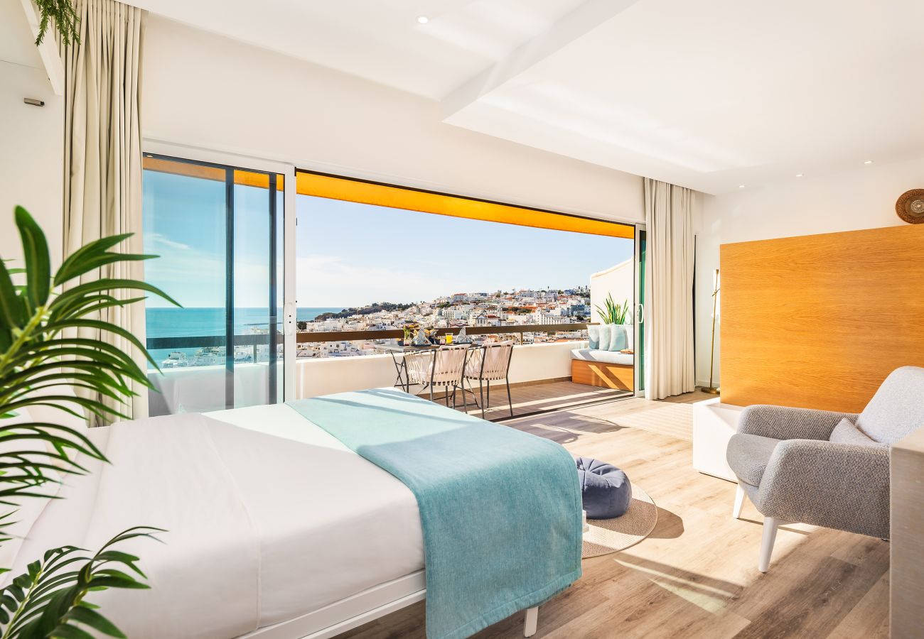Apartment in Albufeira - Endless Blue Apt OCV - Beach Front, pool