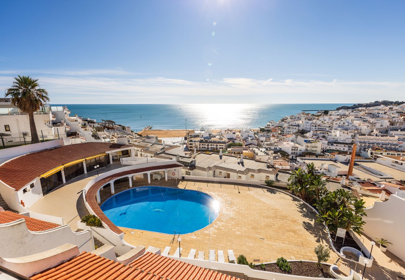 Apartment in Albufeira - Endless Blue Apt OCV - Beach Front, pool