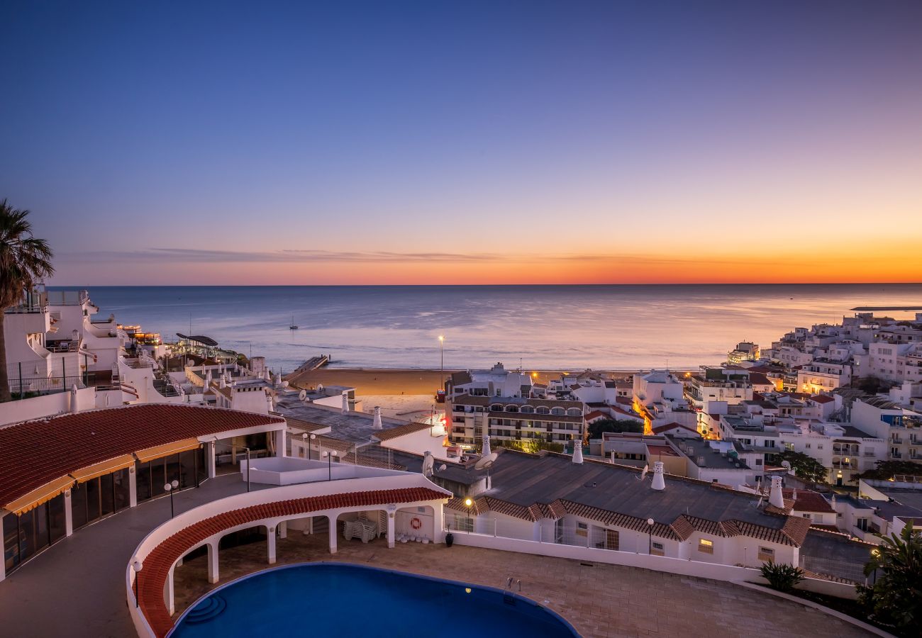 Apartment in Albufeira - Endless Blue Apt OCV - Beach Front, pool