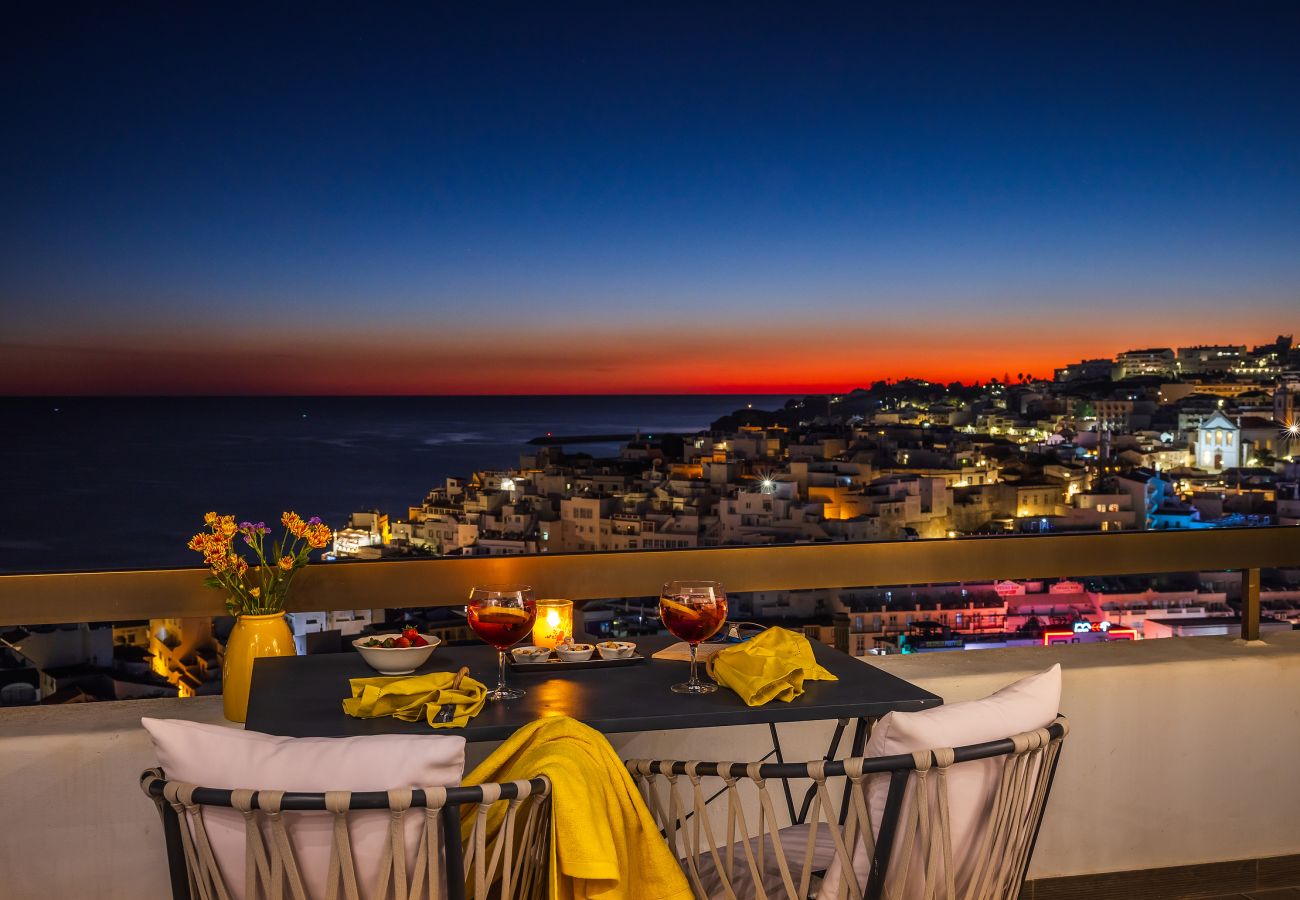 Apartment in Albufeira - Endless Blue Apt OCV - Beach Front, pool