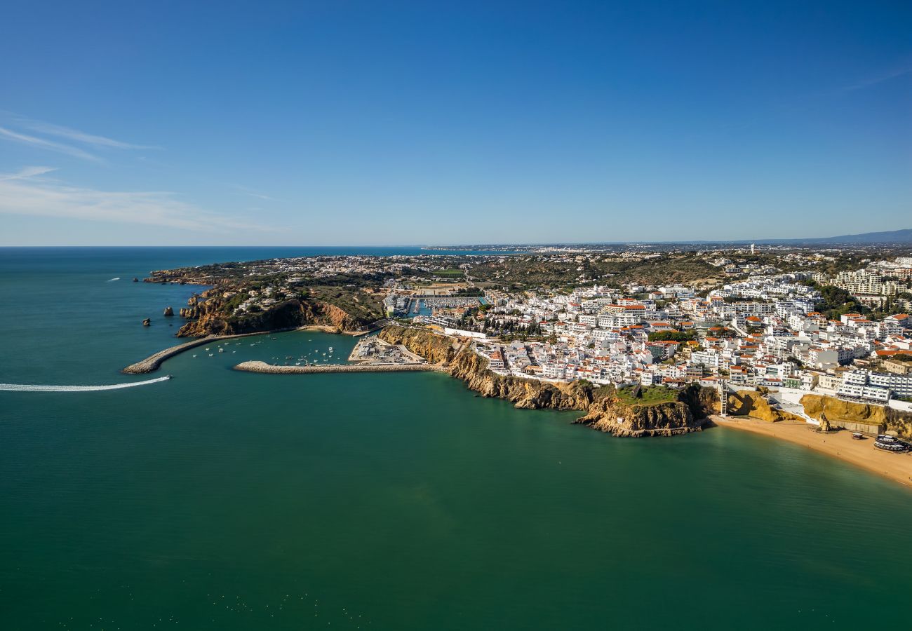 Apartment in Albufeira - Endless Blue Apt OCV - Beach Front, pool