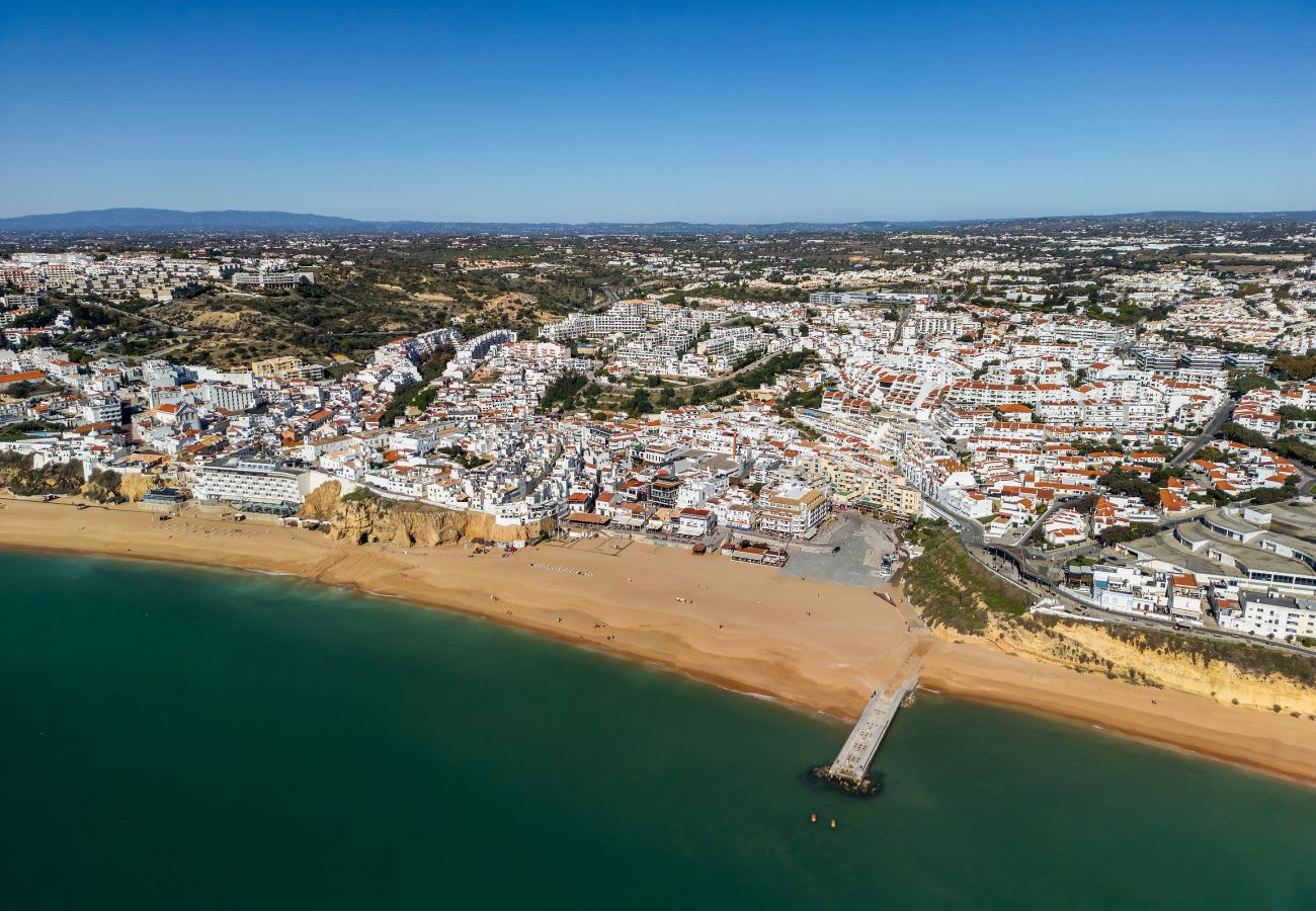 Apartment in Albufeira - Endless Blue Apt OCV - Beach Front, pool