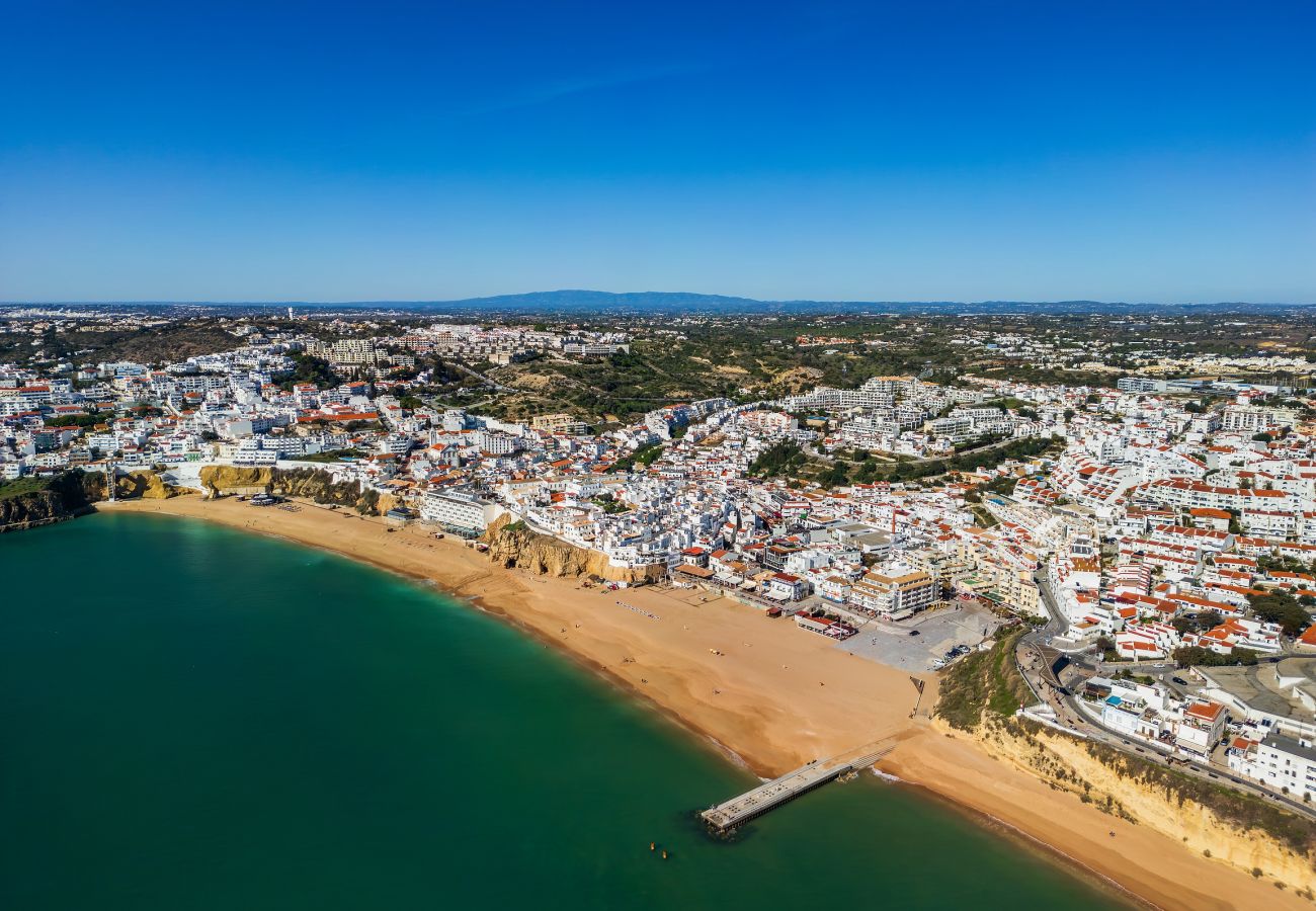 Apartment in Albufeira - Endless Blue Apt OCV - Beach Front, pool