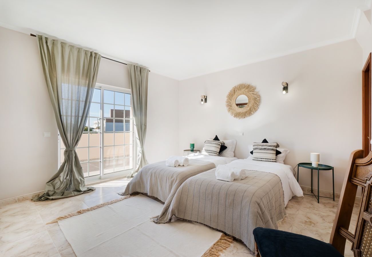 Villa in Albufeira - Villa Umbelina OCV - 5min Arrifes Beach - Games Room