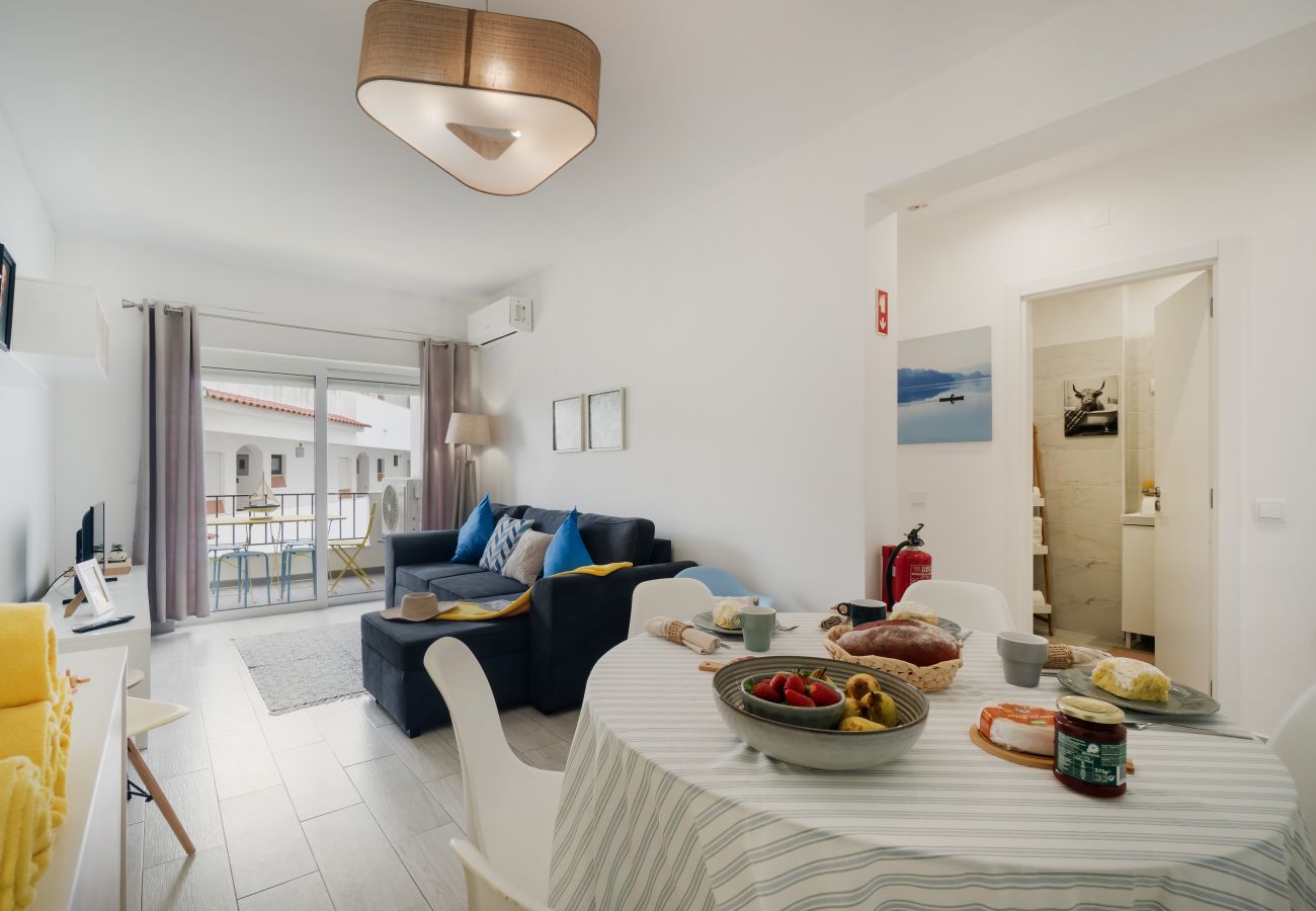 Apartment in Albufeira - Boat 4 Apt OCV – Near the Beach (100m) with Pool