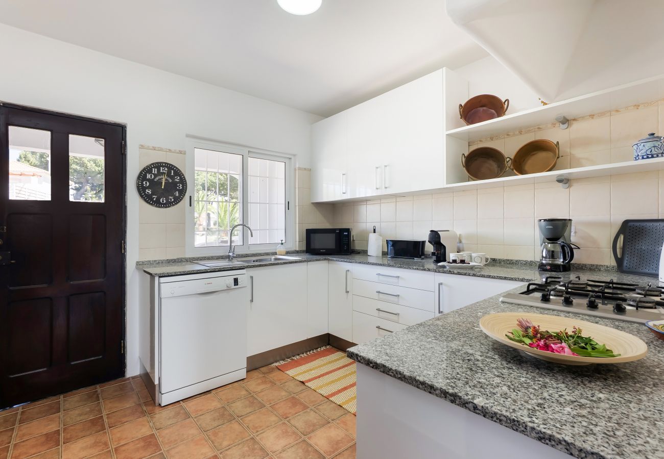 Villa in Armação de Pêra - New Listing | Exclusive Ocean View Villa | 2Min to Beach