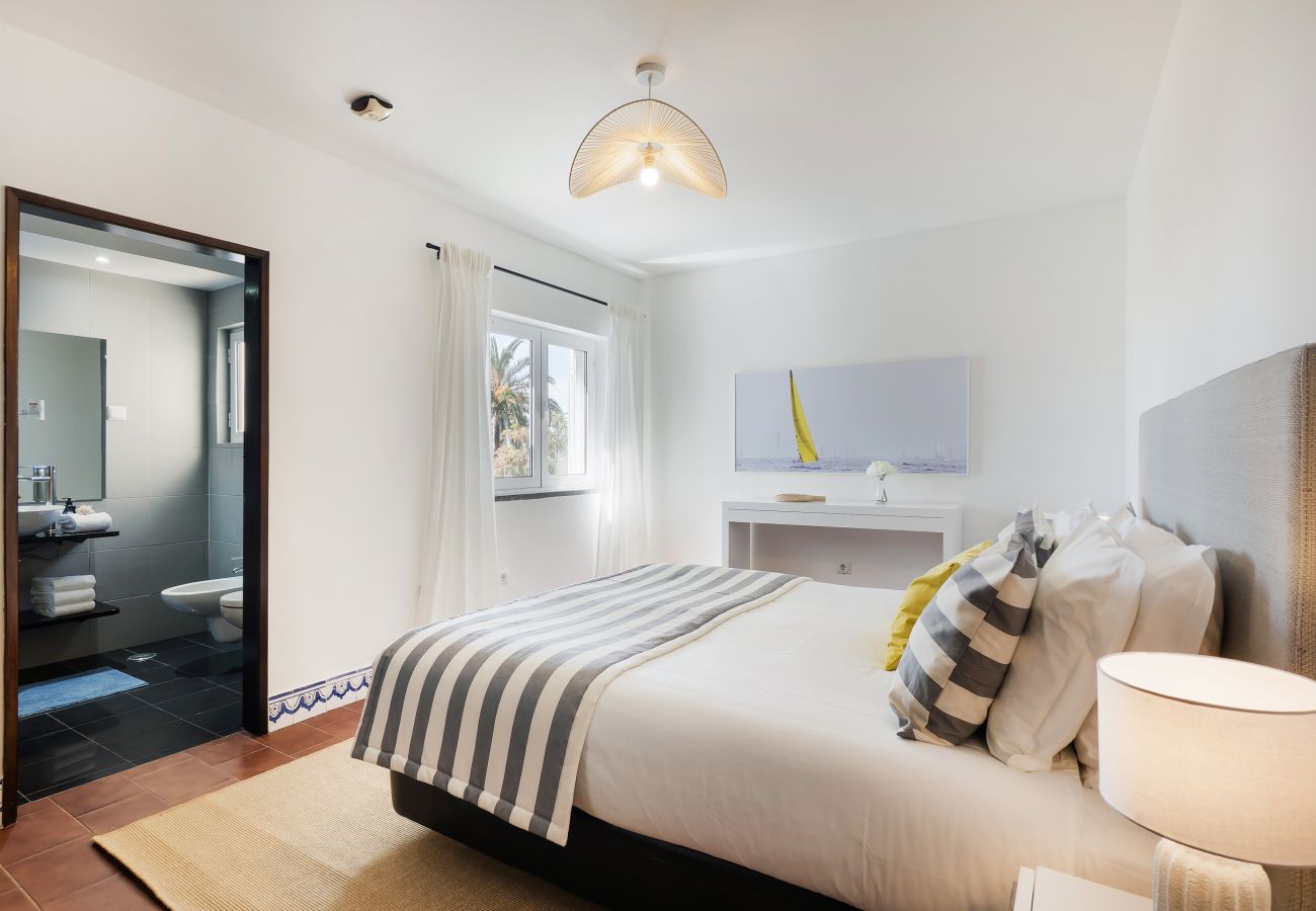 Villa in Armação de Pêra - New Listing | Exclusive Ocean View Villa | 2Min to Beach