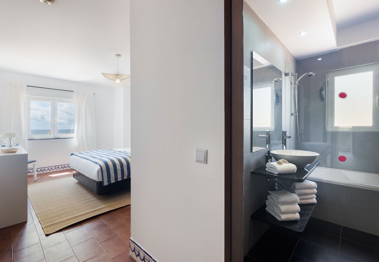 Villa in Armação de Pêra - New Listing | Exclusive Ocean View Villa | 2Min to Beach