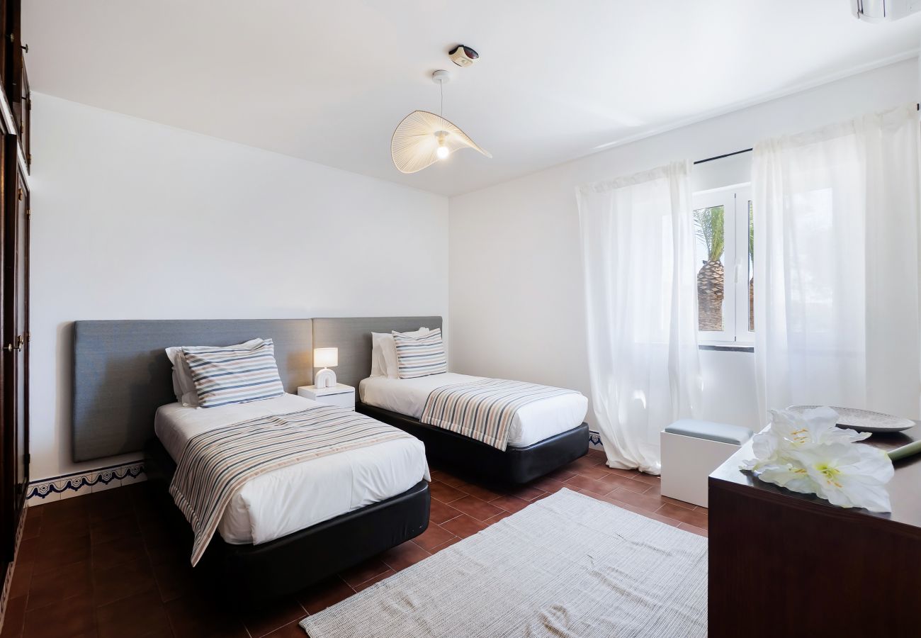 Villa in Armação de Pêra - New Listing | Exclusive Ocean View Villa | 2Min to Beach