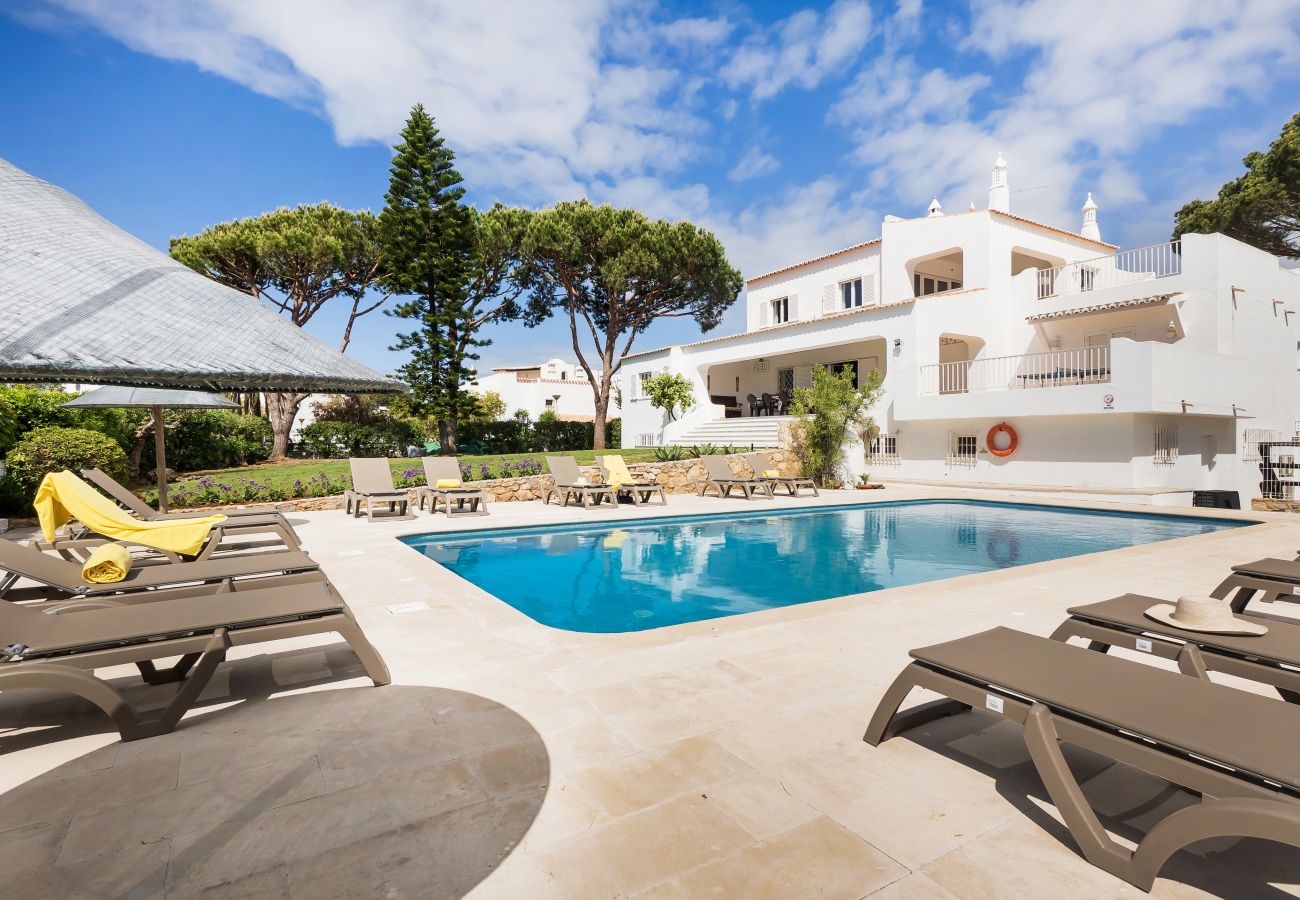 Villa in Armação de Pêra - New Listing | Exclusive Ocean View Villa | 2Min to Beach