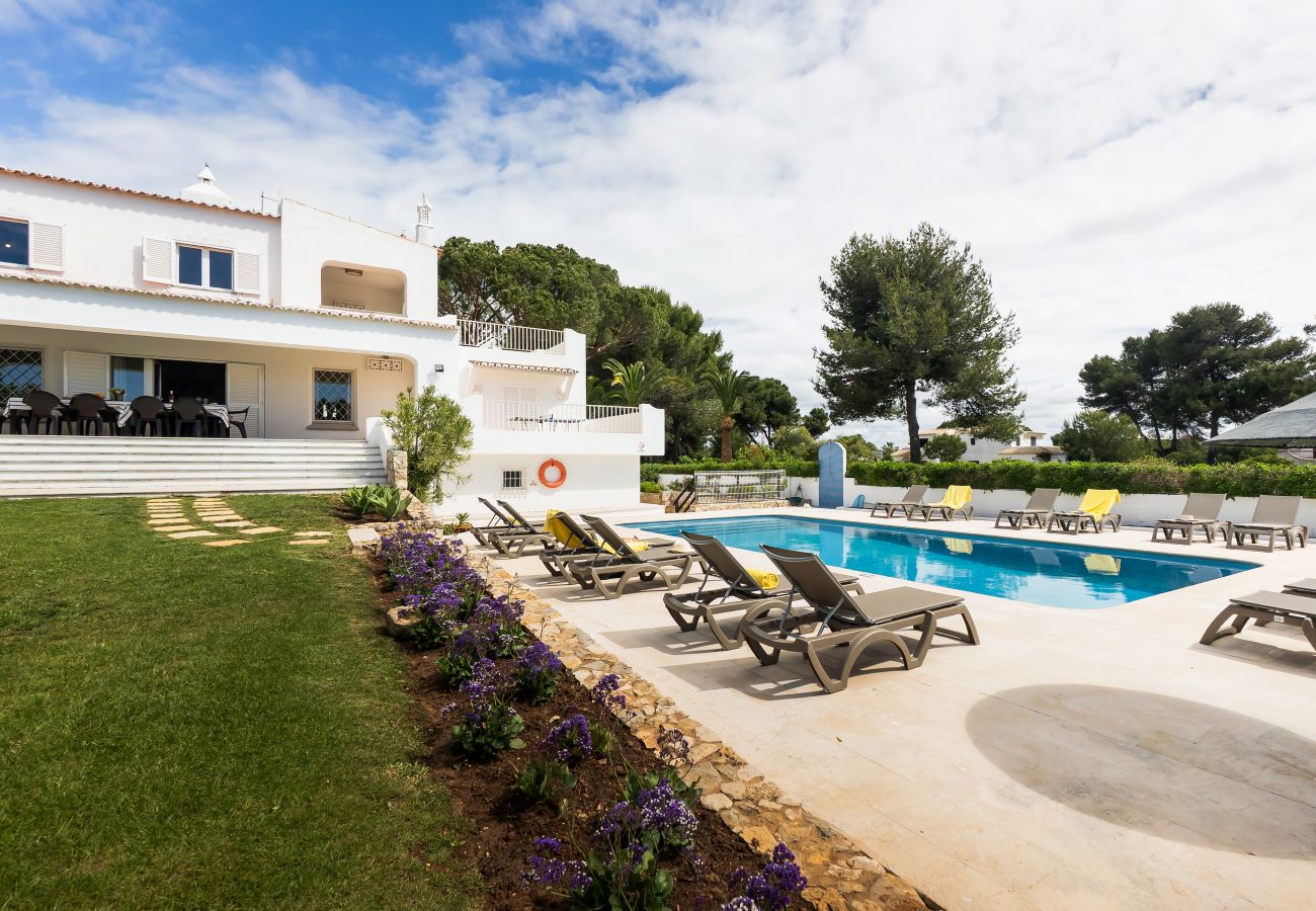 Villa in Armação de Pêra - New Listing | Exclusive Ocean View Villa | 2Min to Beach