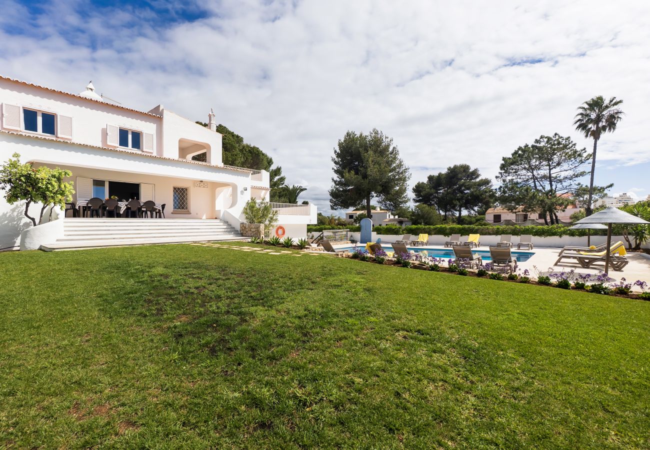Villa in Armação de Pêra - New Listing | Exclusive Ocean View Villa | 2Min to Beach